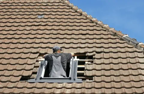 Pose de velux - Bussac Forêt